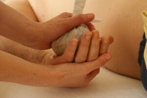 massage, relaxing massage, wellness massage, relaxation, wellness, herbal stamp massage, herb stamp, hand, hands, recreation, massage, massage, massage, massage, massage
